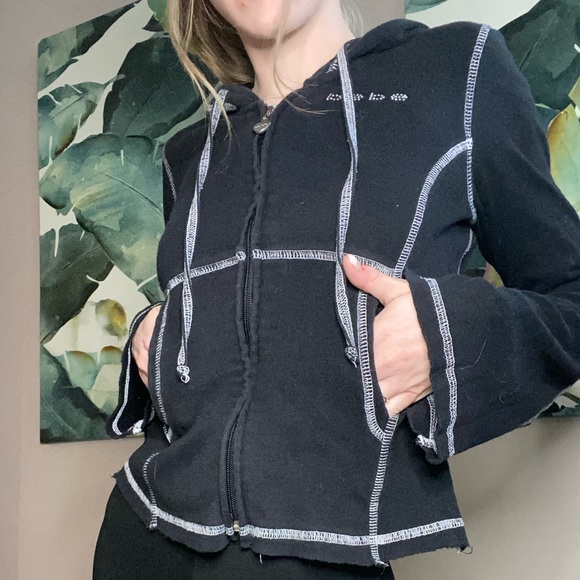 Cute vintage bebe sweater - Picture 2 of 10